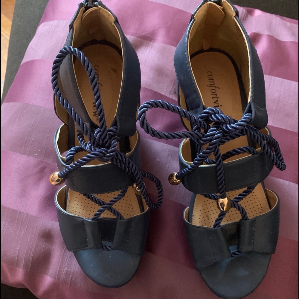 Blue wedges